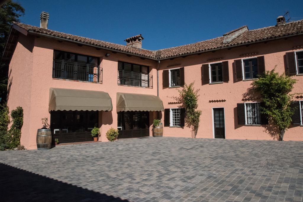 Azienda Agricola Simone Cerruti - Moscateria Villa Castiglione Tinella Exteriör bild